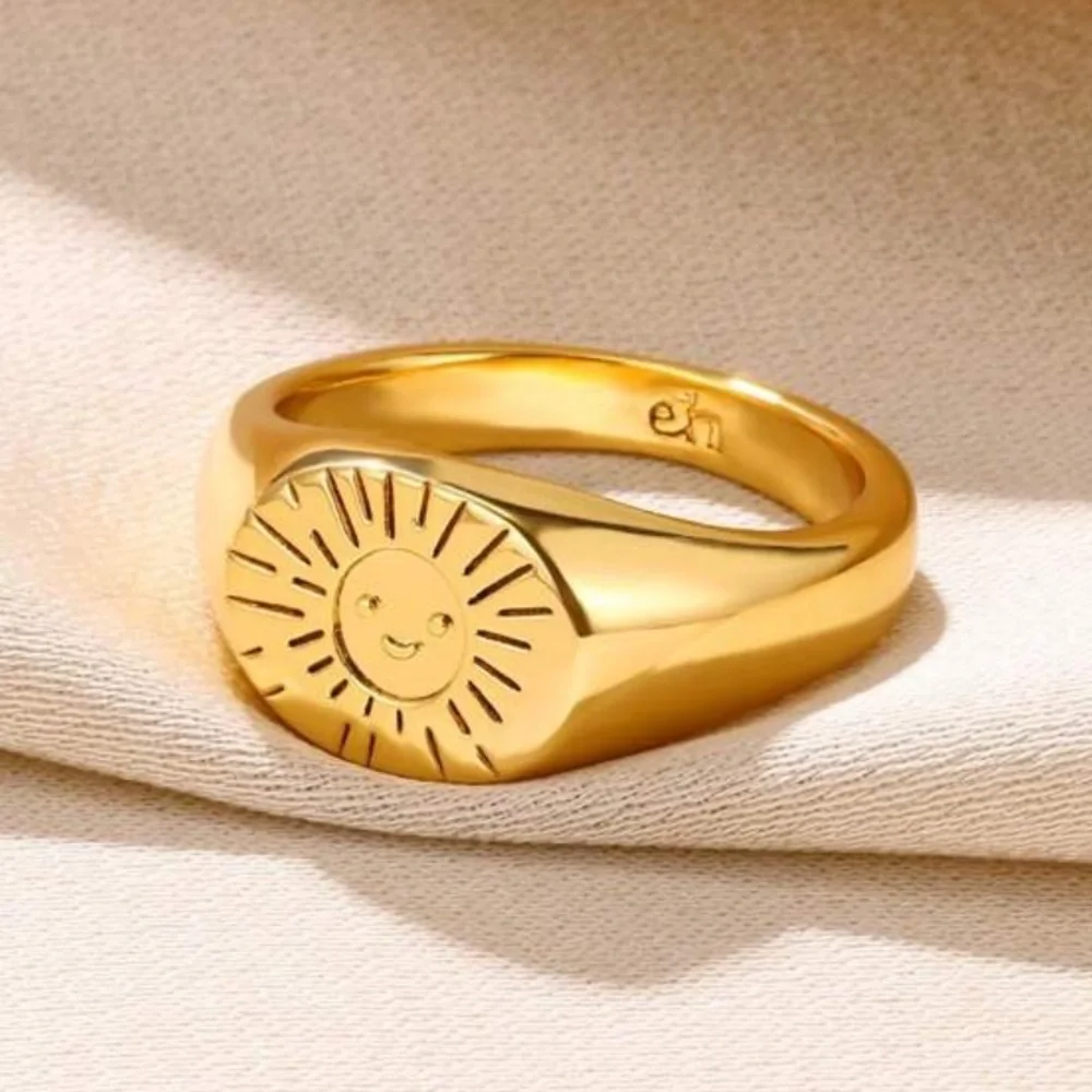 Vintage-Inspiring Stainless Steel 18k REAL Gold Plated Sun Ray Round Ring